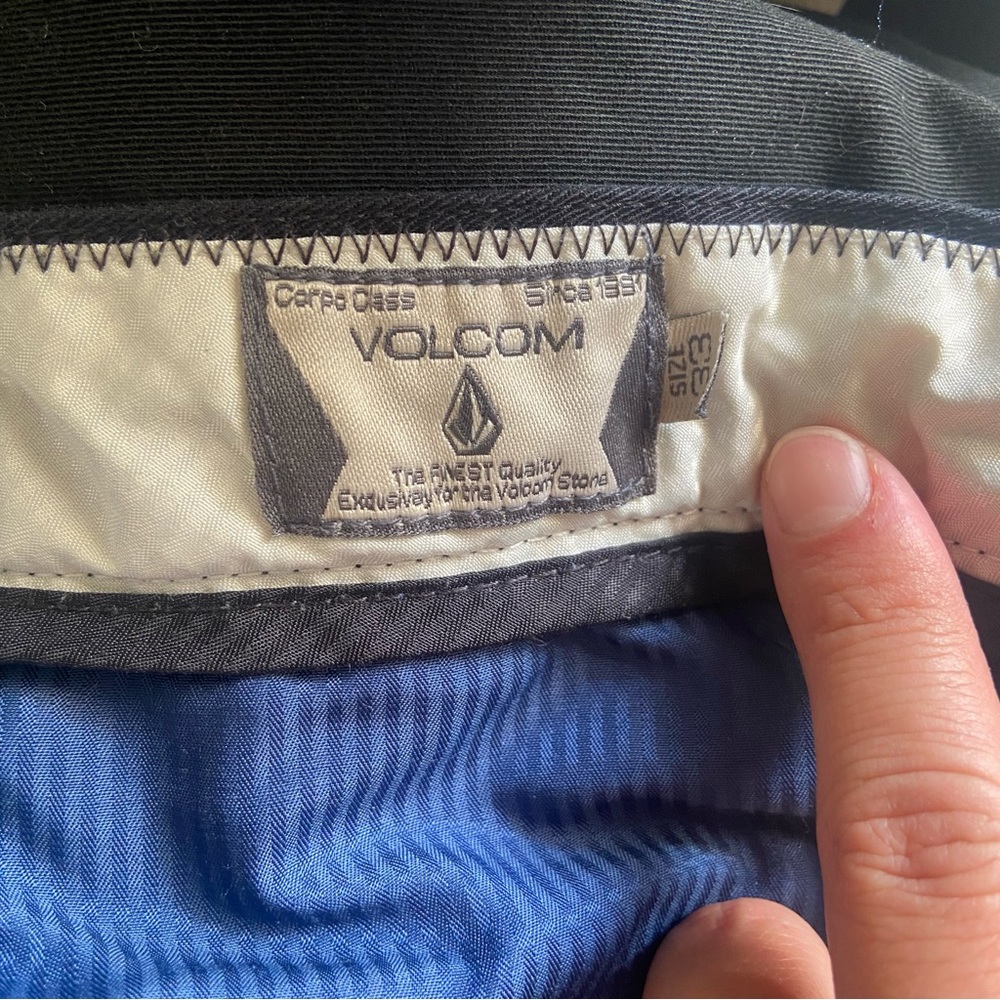 Volcom Shorts - Picture 2 of 2